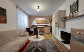 Apartment Em